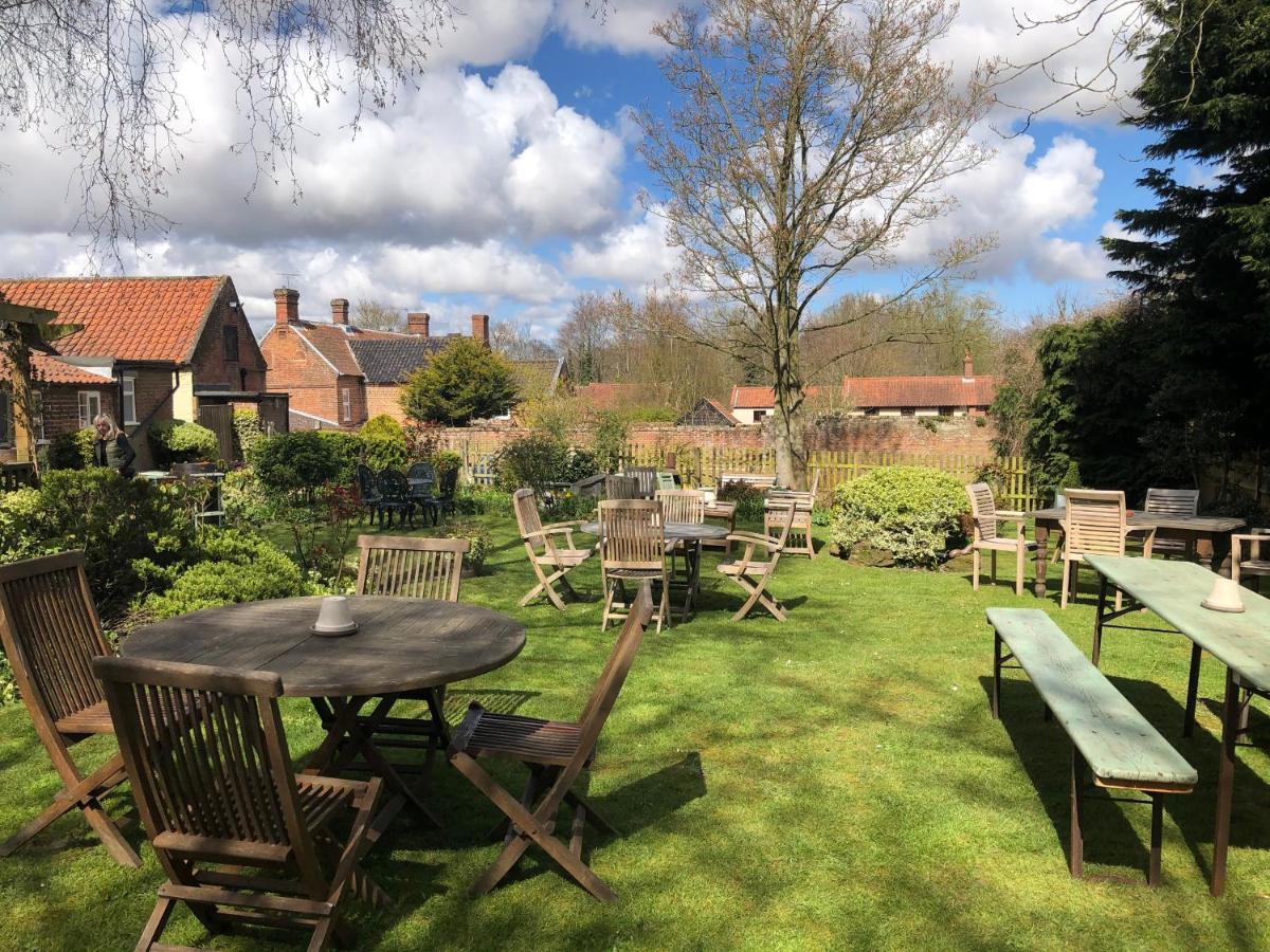 The Crown Inn Smallburgh Esterno foto